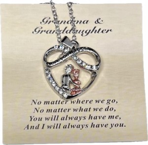 Wisiorek dla Babci Wnuczki na Dzień Babci posrebrzany serce prezent 131