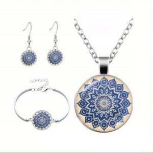 Komplet biżuterii tureckiej wisiorek kolczyki bransoletka 26