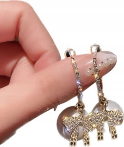 Świąteczne kolczyki wiszące z zapięciem kokarda gwiazdka Mikołaj prezent 1