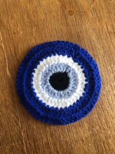 Turecka podstawka z włóczki rękodzieło oko proroka